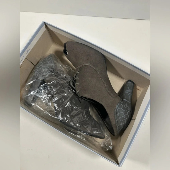 NIB!NICKELS GRAY BOOTS/BOOTIES GRAY SUEDE CROC BACK DESIGN  SIZE 9 M LACE - Picture 13 of 15